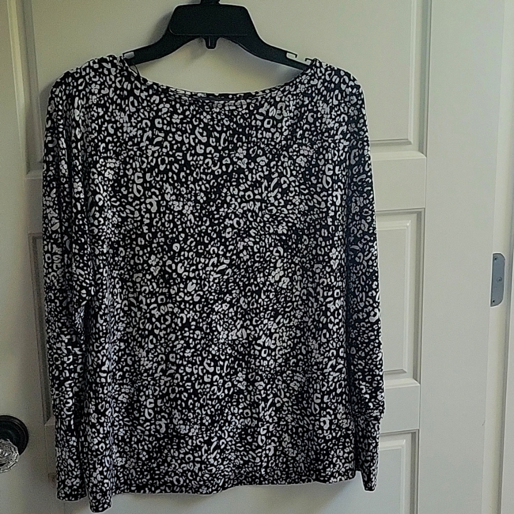 Limited elastic  waist band top.